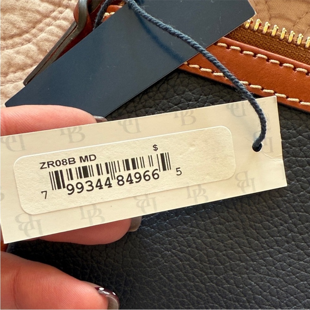Dooney & Bourke Wristlet - Picture 16 of 17